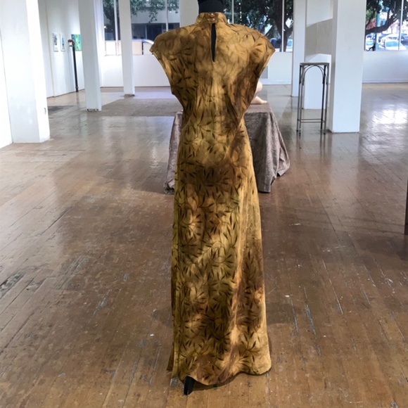 Golden brown leafs print Asian style maxi dress - Picture 3 of 15